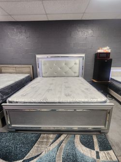 Floor Model King Ged Frame With Mattress Set Pillow Top 