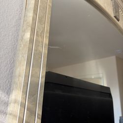 Dressers with mare and set of lamps