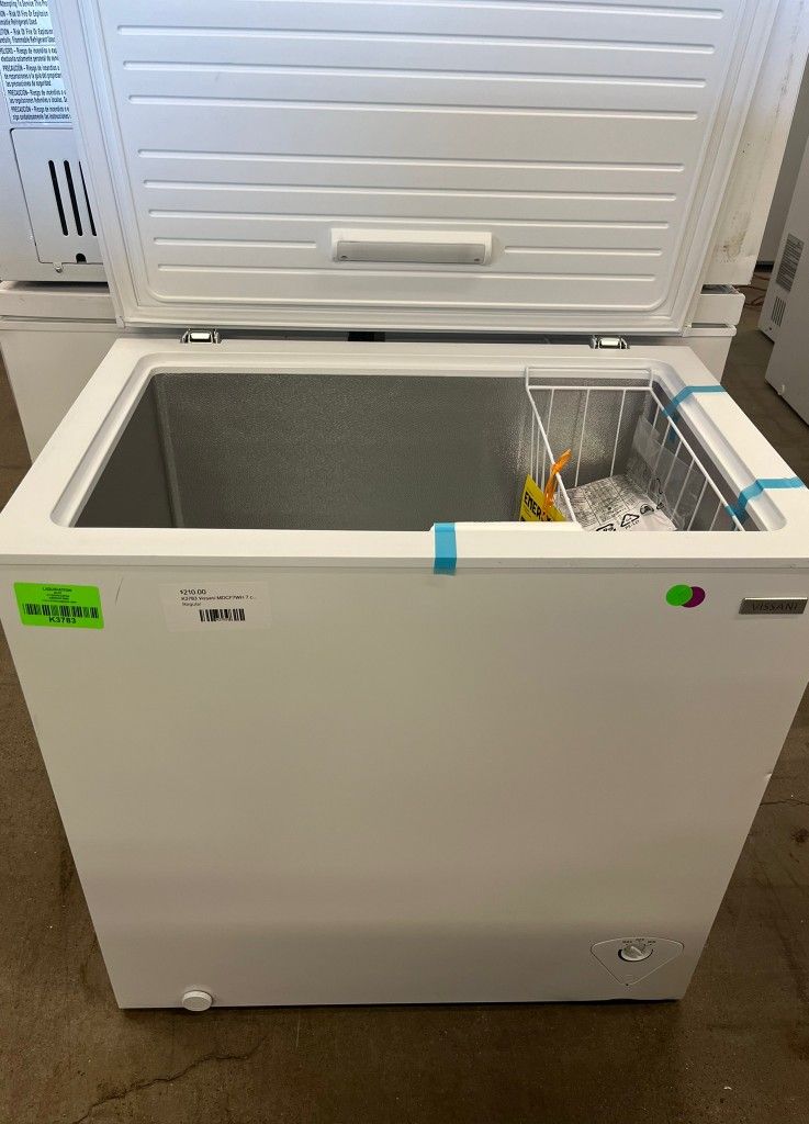 Vissani MDCF7WH 7 cu. ft. Manual Defrost Chest Freezer