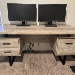Office desk - Great Condition 