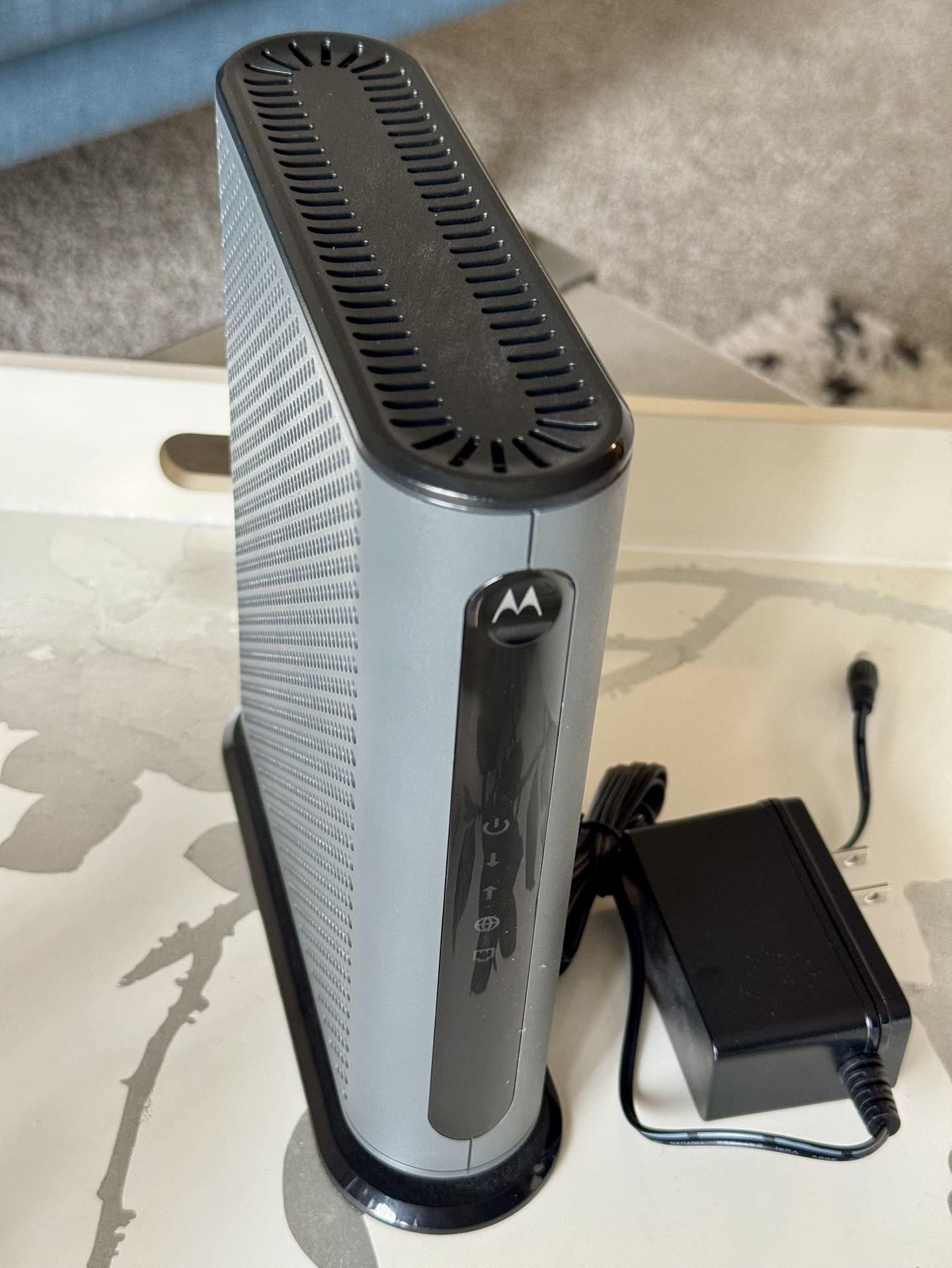 Motorola MB8600 DOCSIS 3.1 Cable Modem - Approved for Comcast Xfinity, Cox, and Charter Spectrum