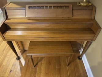 Story & Clark Upright Piano – $200 OBO