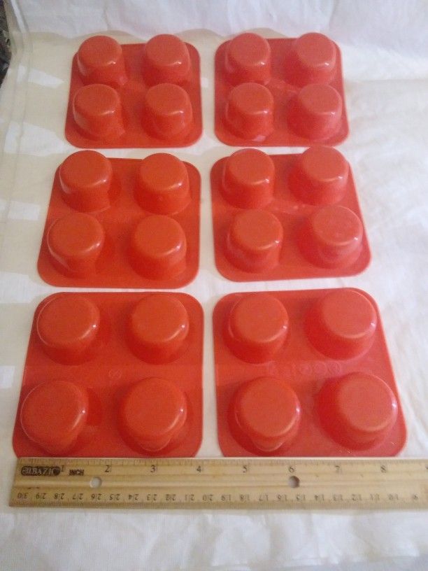 Mini Molds For Mini  Cupcakes  🧁 $8 For All 