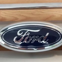 Brand new Ford Escape upper grille bumper 