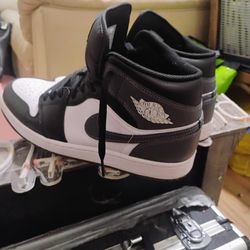 Authentic Ones Mint Condition 