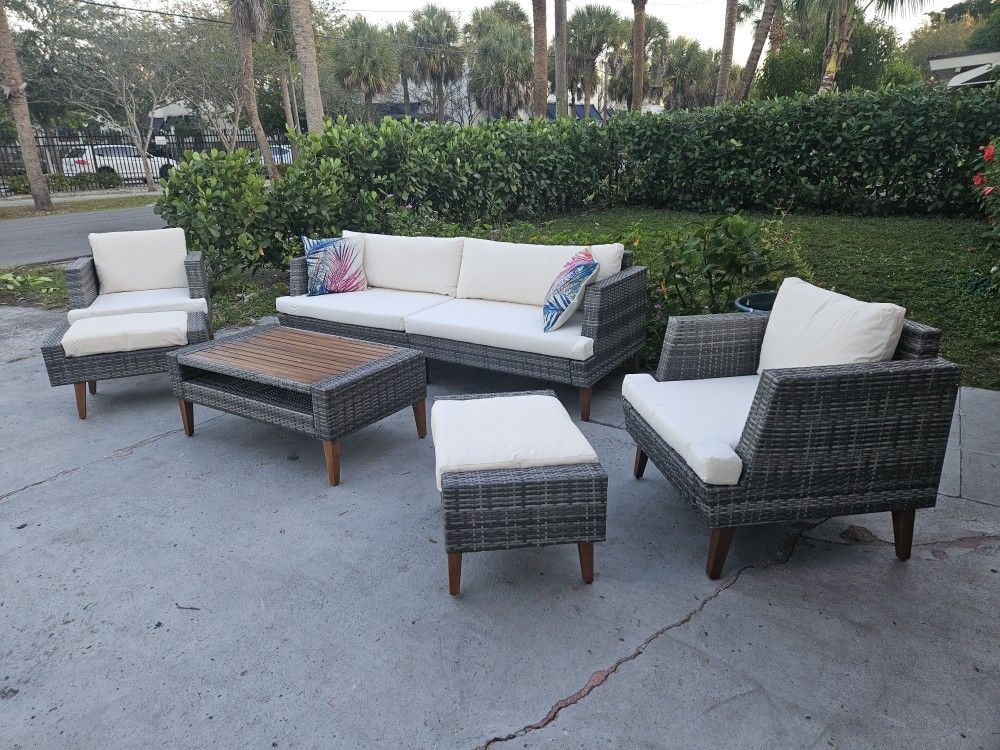 Brand New Large Outdoor Patio Set Fully Assembled