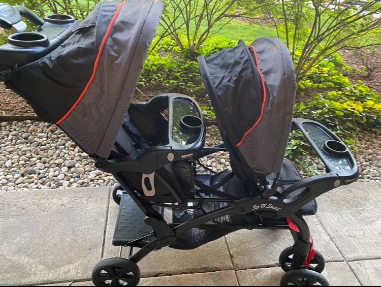 Double Baby Stroller -Baby Trend-Excellent condition