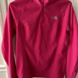 Women The North Face fleece Size Medium in good condition (cash & pick up only)