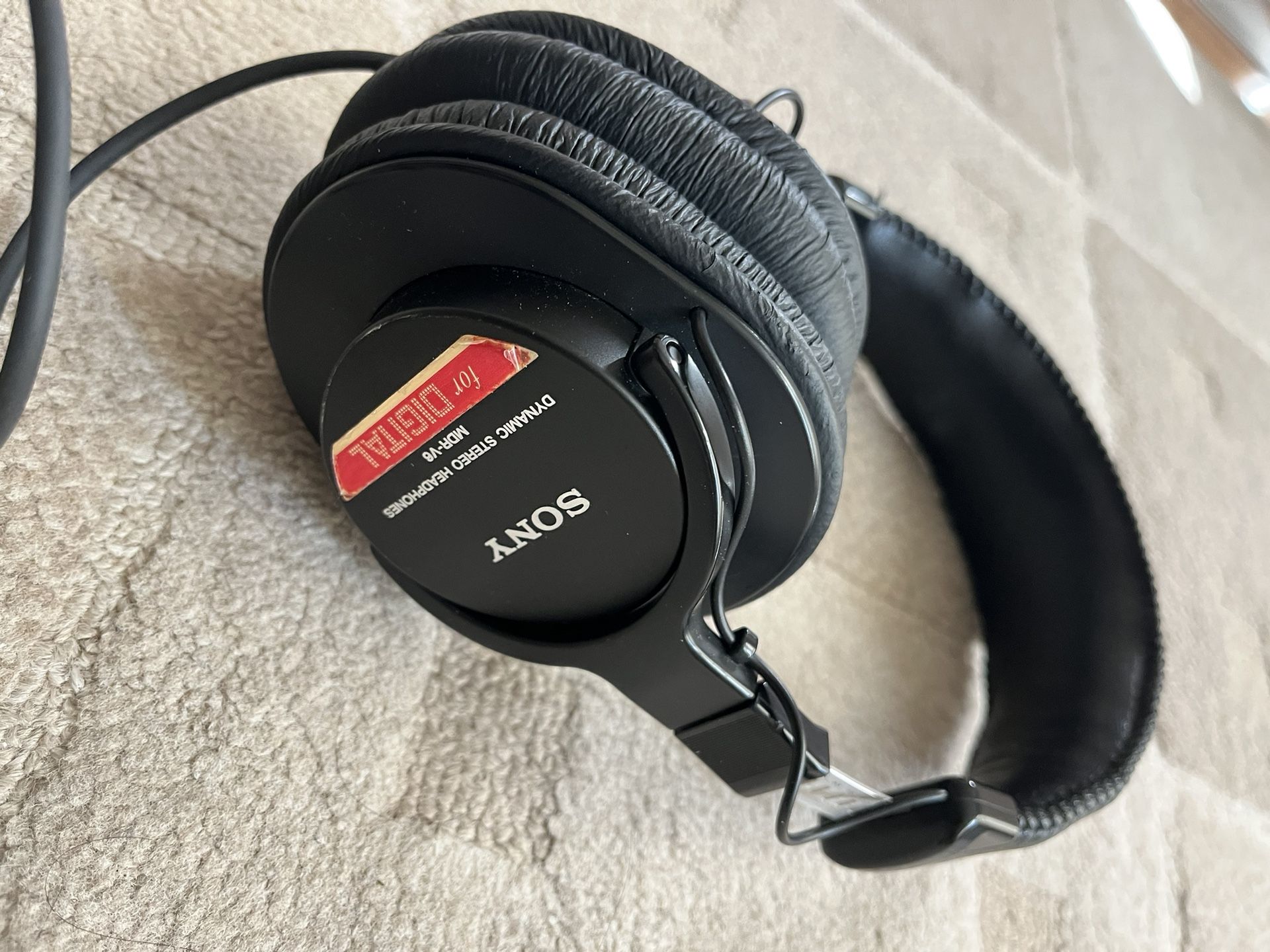 Sony Headphones MDR-V6
