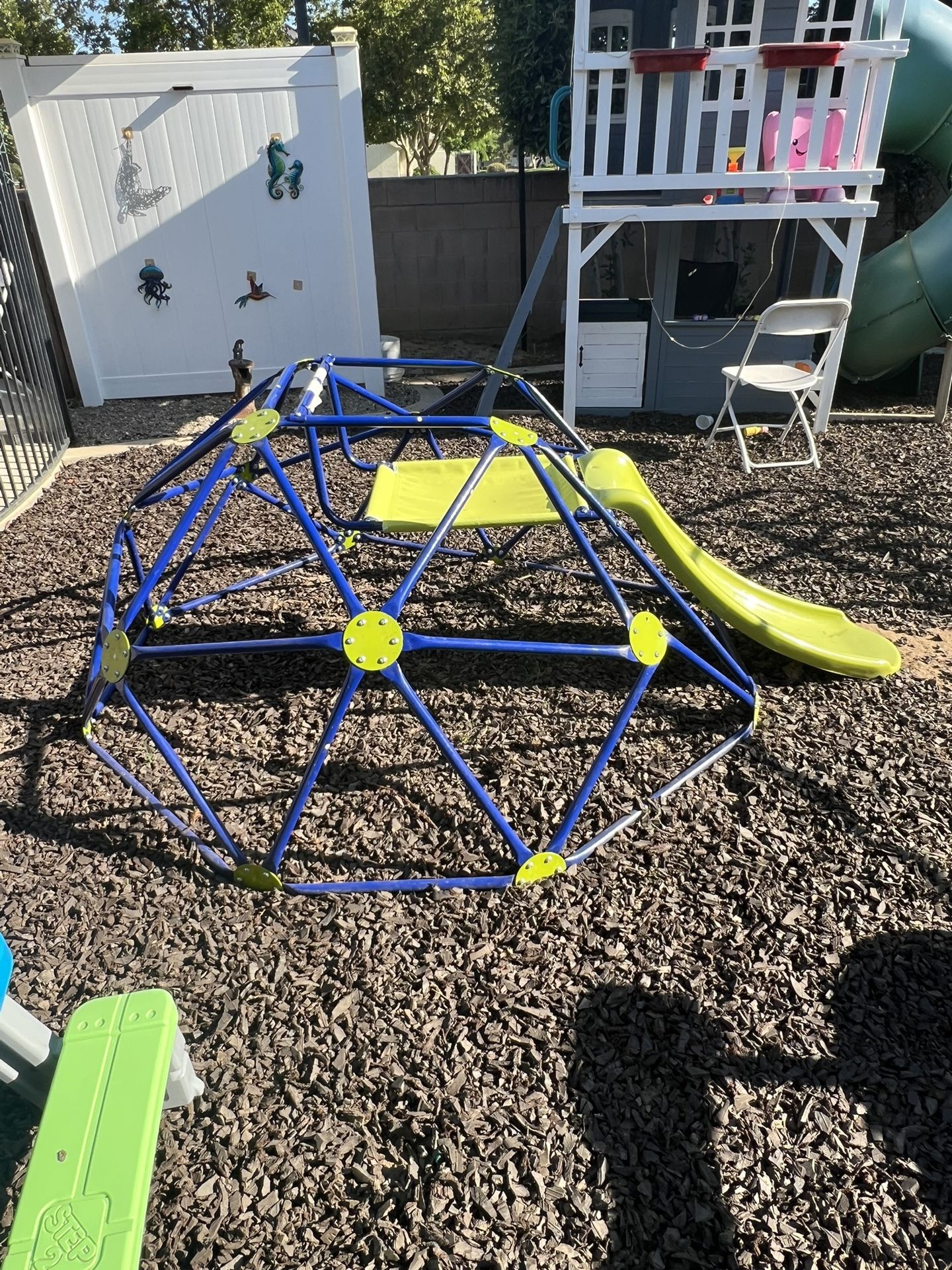 Climbing dome 8 Ft. W/slide
