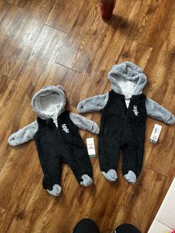 White sox baby warm outfit 0-3 mo, 3-6 mo