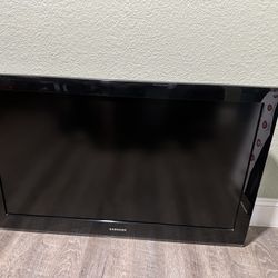 40 Inch Samsung TV