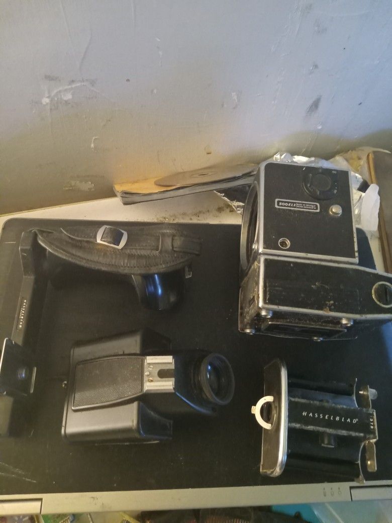 Antique Cameras Hell3nbkare 500 Xle And 600 C/m