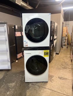 LG 27 WIDE FRONT LOAD WASHER & GAS DRYER LAUNDRY TOWER IN WHITE 🔥