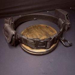 Bianchi Nylon Duty Belt 34"40" w/Double Handcuff, Baton, Mace, Radio Holster