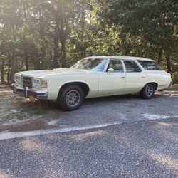 75 Pontiac Wagon 