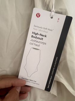 Lululemon High neck Sleeveless 