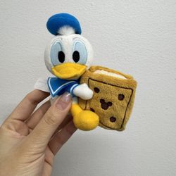 Tokyo Disneyland — Donald Duck Cookie Sandwich