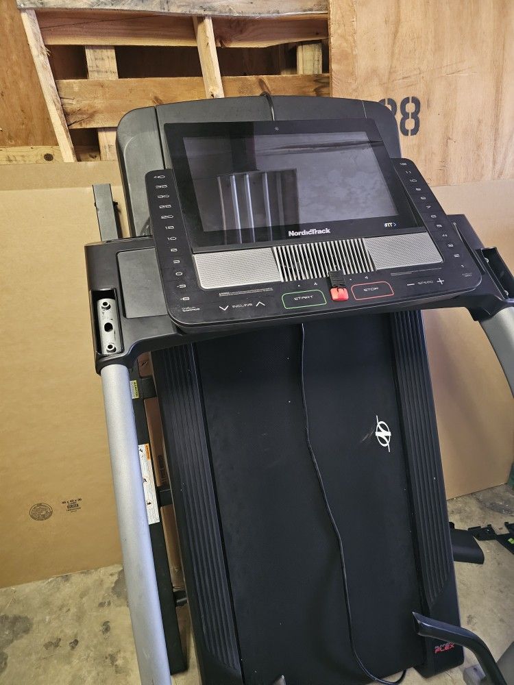 NordickTrack Commercial Treadmill X22i
