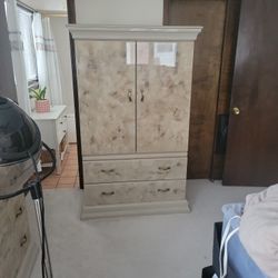 Enclosed TV Cabinet 