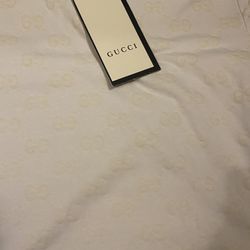 GUCCI SHIRT  (PRICE IS NEGOTIABLE) 
