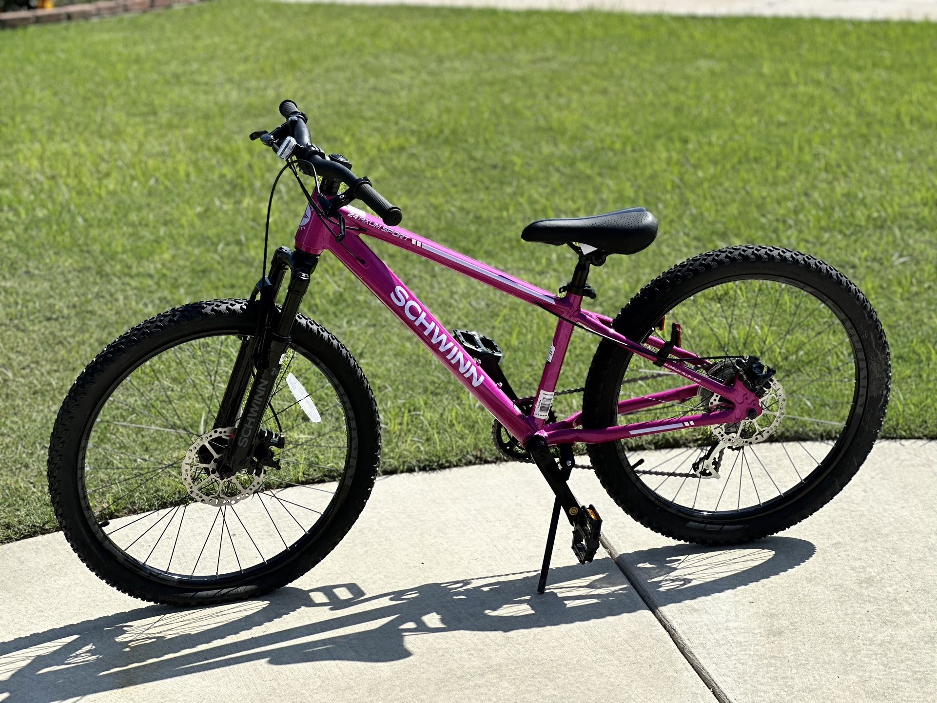Schwinn Axum Sport 24-in. Mountain Bike, Pink