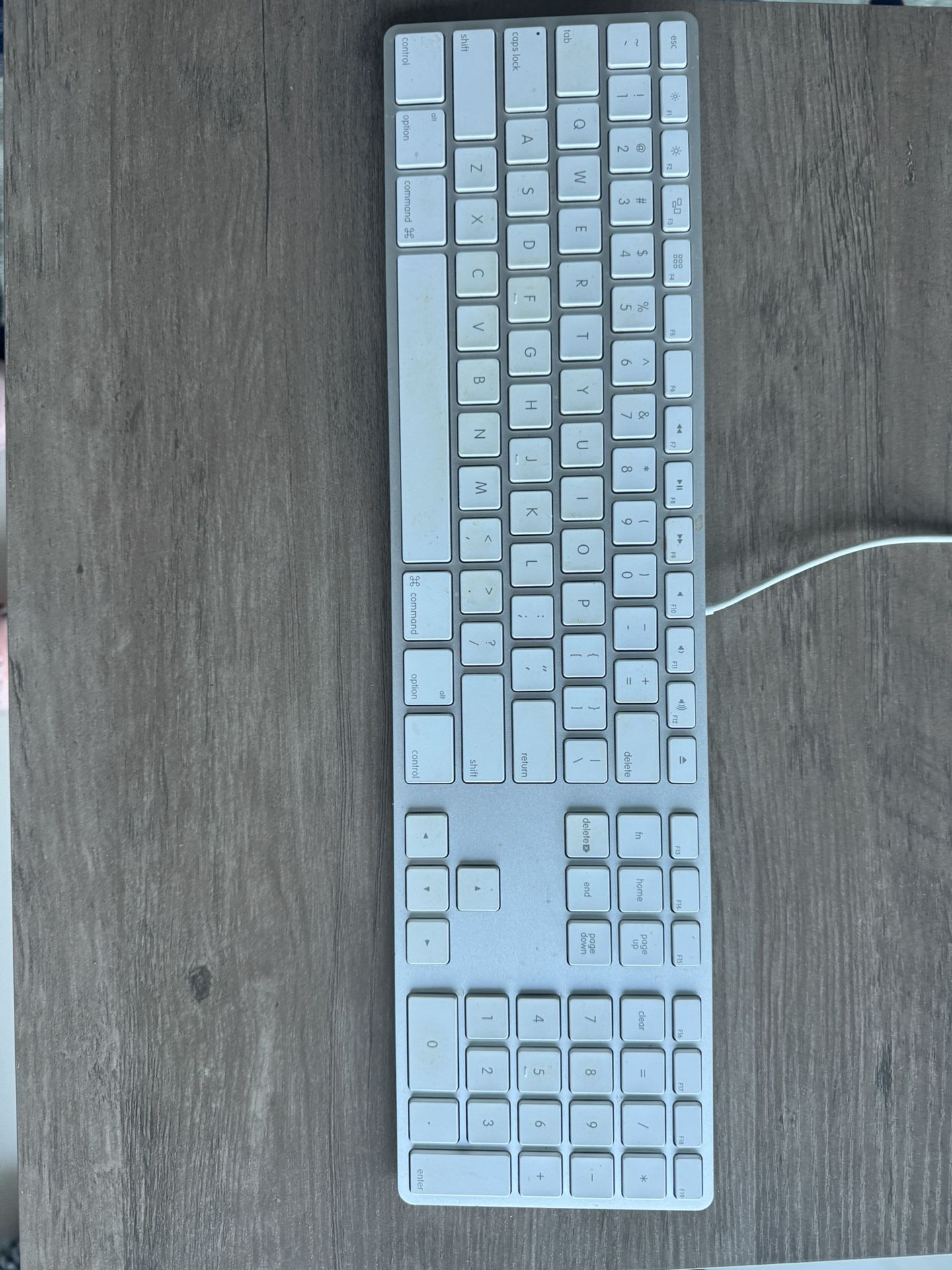 Apple Aluminum USB Wired Keyboard A1243 with Numeric Keypad – Great Condition