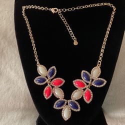 Gold Necklace With 3 Color Stones And Rhinestones,by LC