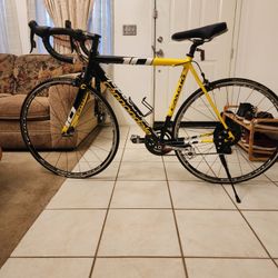Bike CANNONDALE 54.  $1200