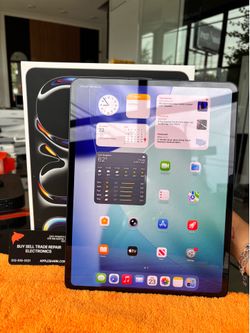 iPad Pro 13” M4 Chip Wi-Fi + Cellular 256GB! 90 Day warranty! We offer financing