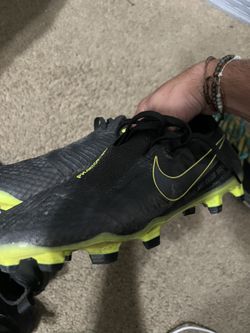 Nike Phantom Soccer cleats
