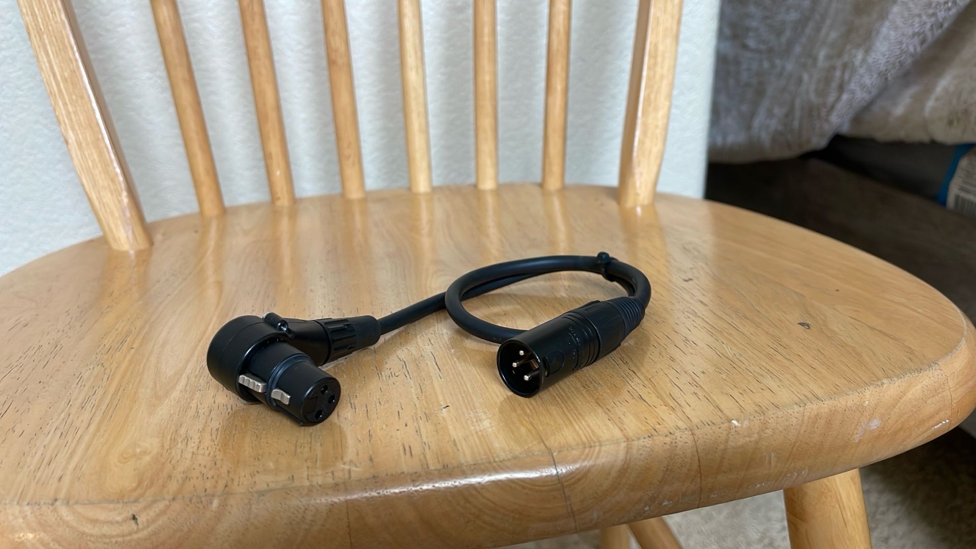 XLR Mic Extension Cable 90 Degree Female to Straight Male Connector Design