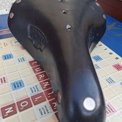 Brooks B17S Leather Saddle - Like Brand New 