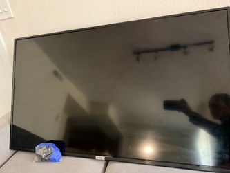 FREE 50” TCL TV – DOES NOT TURN ON – FOR PARTS/REPAIR. Must pick up.