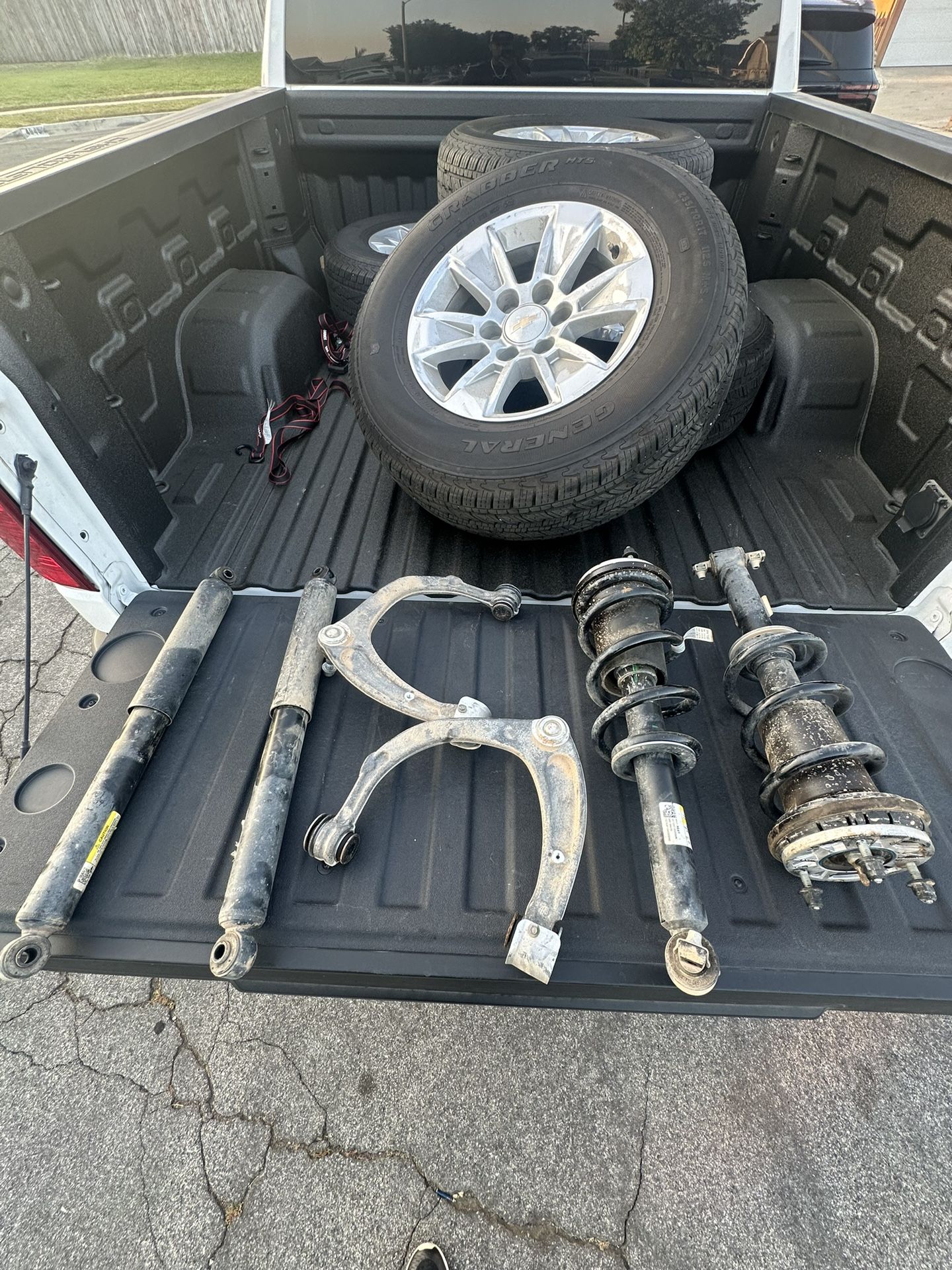 SILVERADO SUSPENSION SHOCKS COILS UCAS