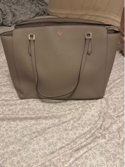 Large leather bag Tory Burch  $100 Norwalk hablo español .