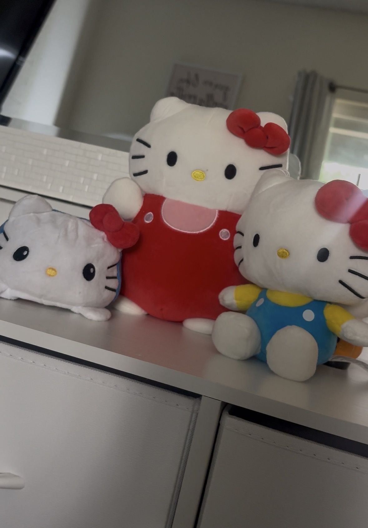 3 Small Hello Kitty Plushies 