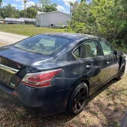Nissan Altima 2014 Clean title