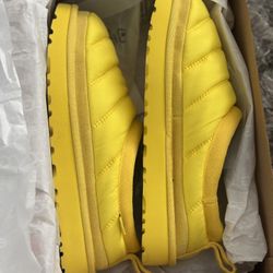Yellow Wmns Ugg Shoes