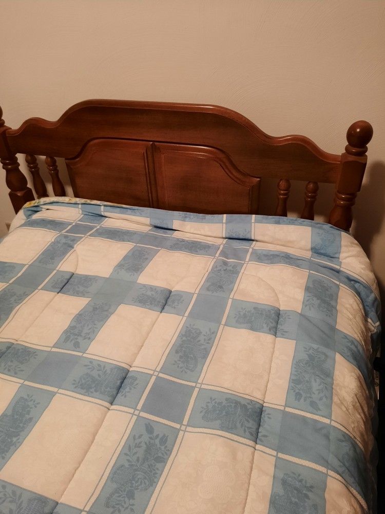 Like New Twin Bed