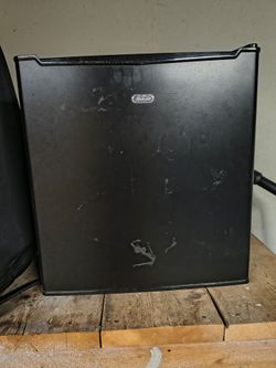 Mini fridge
