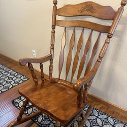 Wooden Rocking Chair (great condition) 