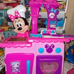 Suer Cute Girl Kitchen 