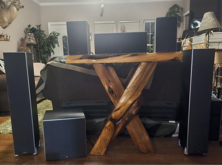 Polk Audio 5.1 Surround Sound System 6 Speakers Total.