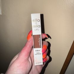 Glossy Liquid Lipstick 