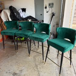 Meridian Furniture Kelly 28" H Velvet Counter Stool in Green