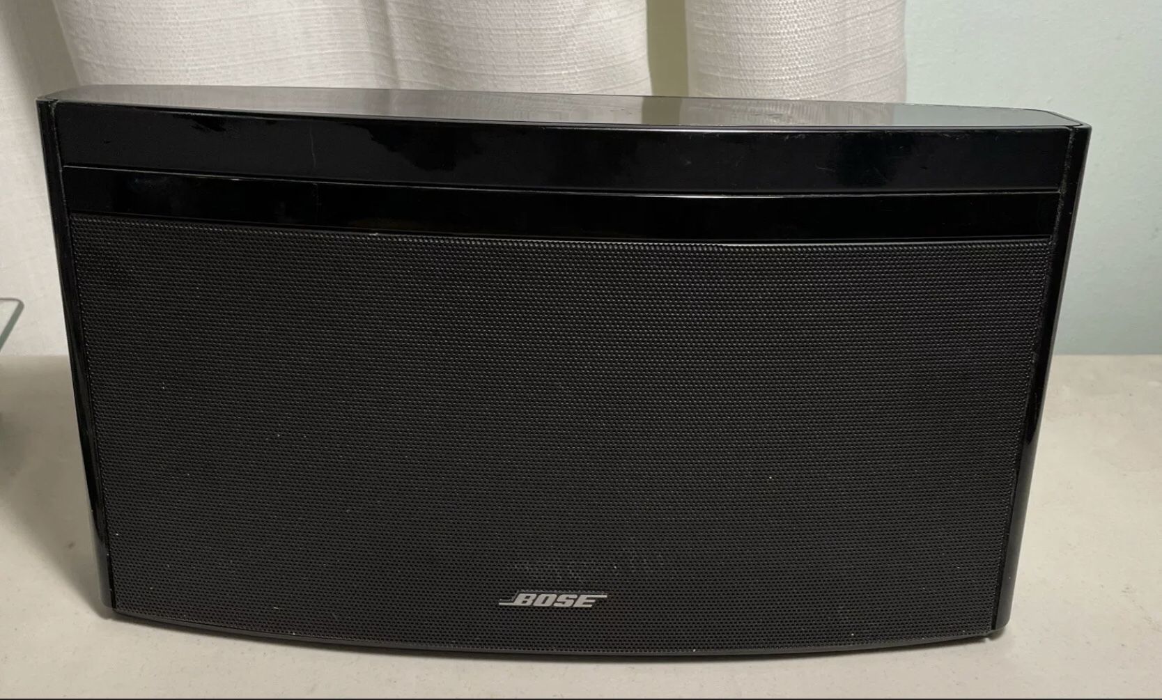Bose Soundlink Air digital music system - Airplay - in 100% working with rich Bose sound .