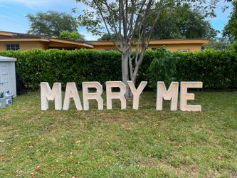 Letras de PVC y madera con luces