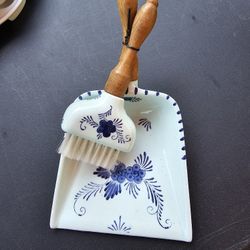  Vintage Ceramic Pan And Brush Wood Handle