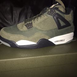 Jordan’s 4 Retro SE Craft-Olive